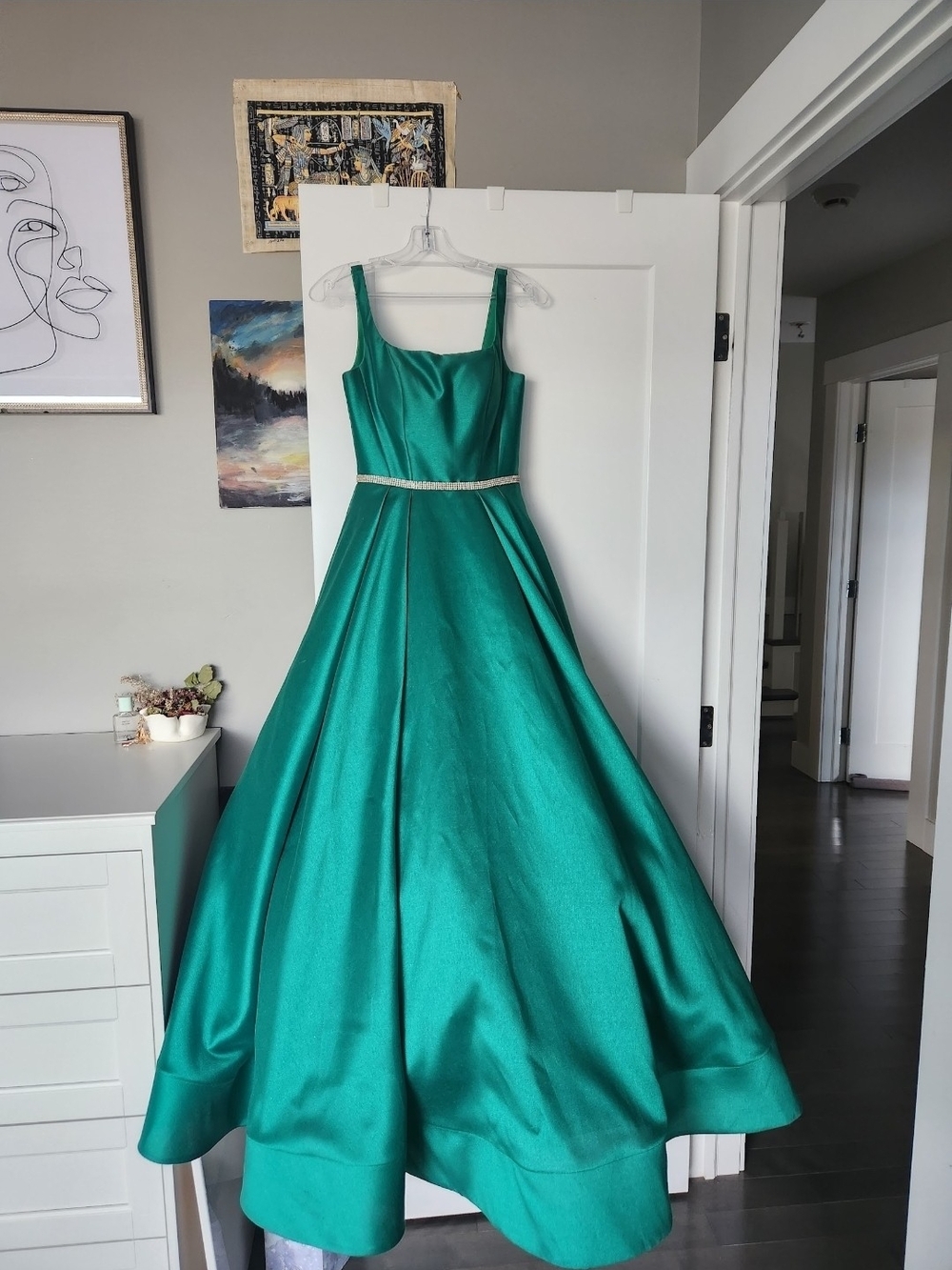 Sherri Hill Emerald Green Satin Ball Gown / Prom Dress - Size 2
